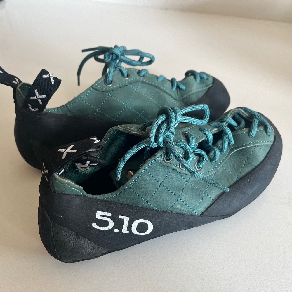 5.10 Five Ten Stealth C4 Climbing Shoes Women’s US 8.5/EUR 40